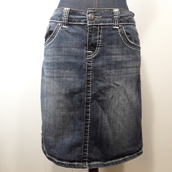 Hot to trot jean skirt size small - Picture 5 of 10